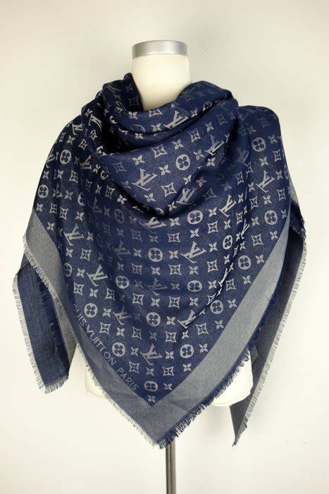 louis vuitton sjaal blauw|Louis Vuitton shawls.